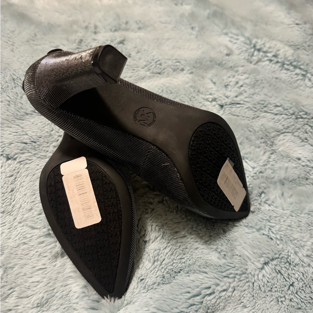 Women’s heels in silver by Michael Kors size 9.5 - Picture 4 of 4